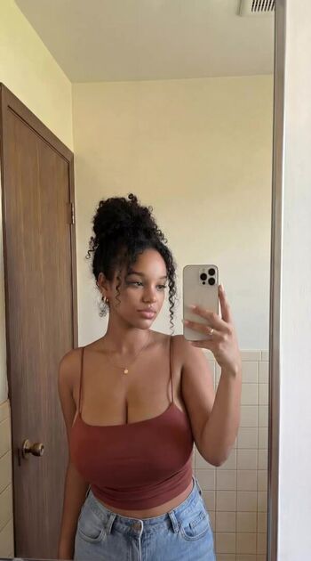 Full leaked Sansa green private onlyfans photo