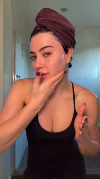 Full leaked Sara hesri private onlyfans photo