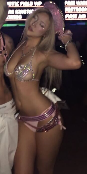 Full leaked Sarachaee private onlyfans photo