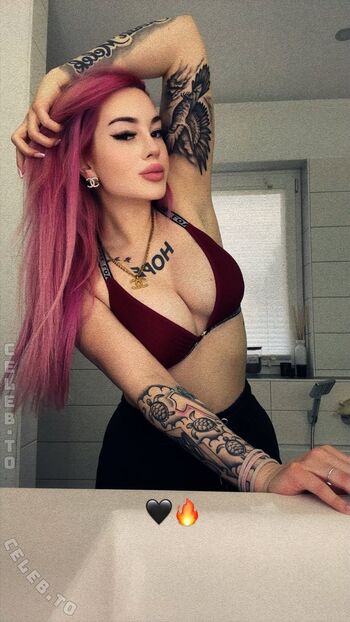 Full leaked Sarahmelek private onlyfans photo
