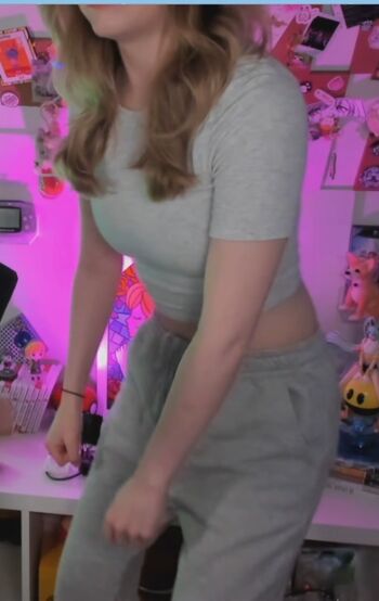 Full leaked Sarahpodz private onlyfans photo