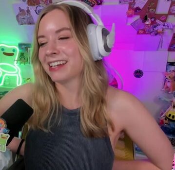 Full leaked Sarahpodz private onlyfans photo