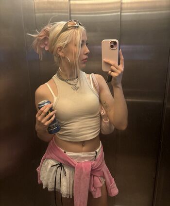 Full leaked Sarahtonin private onlyfans photo