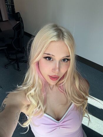 Full leaked Sarahtonin private onlyfans photo