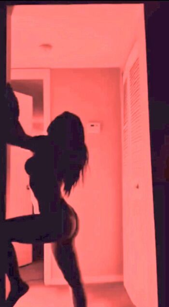 Full leaked Sarahtoosalty private onlyfans photo