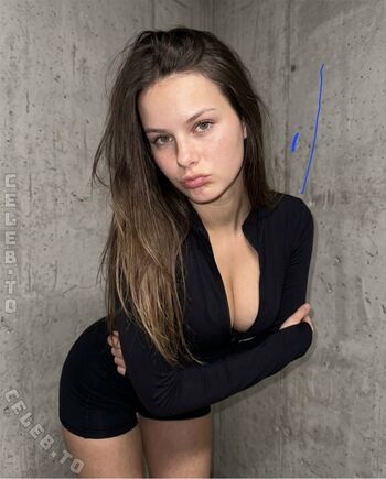 Full leaked Saraklein  page private onlyfans photo
