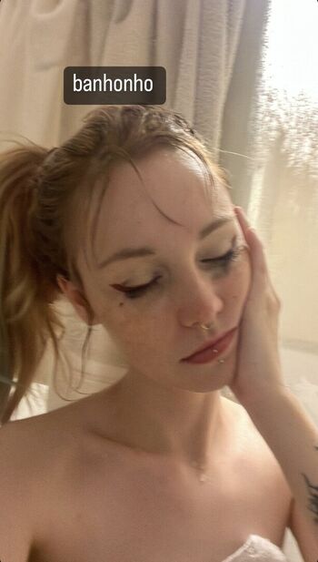 Full leaked Lucky anne/ private onlyfans photo