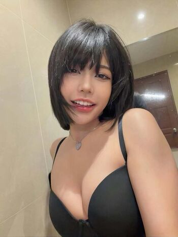 Full leaked Sasipuayyyx private onlyfans photo