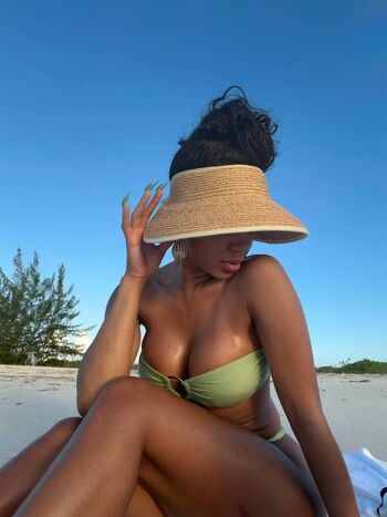 Full leaked Saweetie page private onlyfans photo