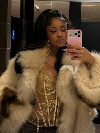 Full leaked Saweetie private onlyfans photo