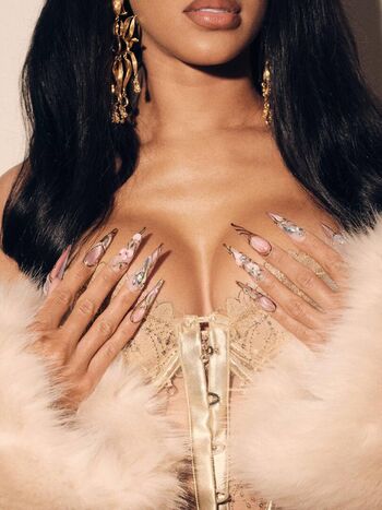 Full leaked Saweetie private onlyfans photo