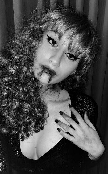 Full leaked Scarlett poppy private onlyfans photo