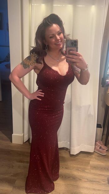 Full leaked Schatzie private onlyfans photo