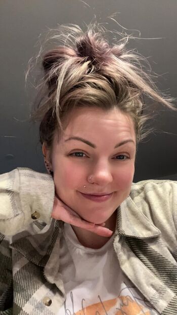 Full leaked Schatzie private onlyfans photo