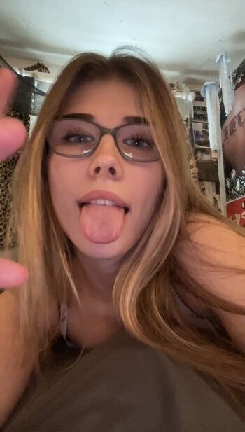 Full leaked Schnooooooooodle private onlyfans photo