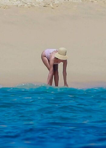 Full leaked Selena gomez  page private onlyfans photo