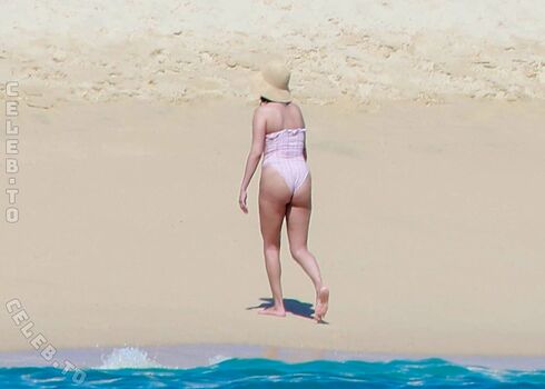 Full leaked Selena gomez  page private onlyfans photo