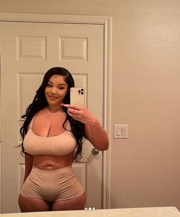 Full leaked Selenaleche private onlyfans photo