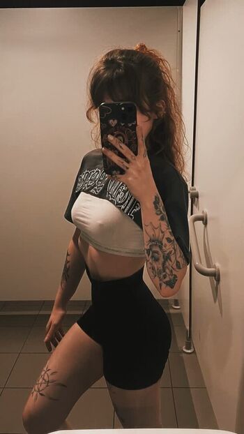 Full leaked Selenophiliaa private onlyfans photo