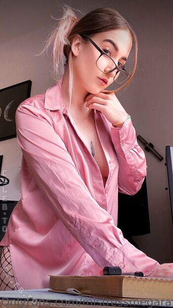 Full leaked Senpaihades private onlyfans photo