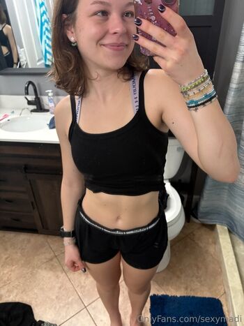 Full leaked Sexymadi private onlyfans photo