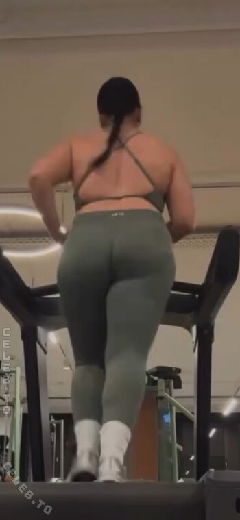 Full leaked Seymosuum private onlyfans photo