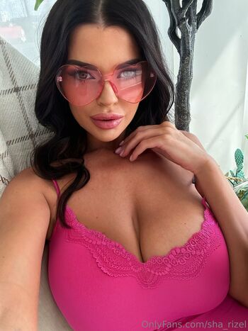 Full leaked Sha rizel page private onlyfans photo