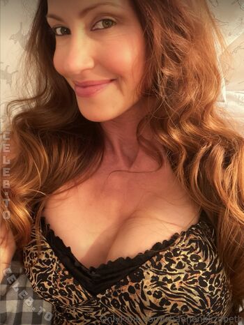 Shannon Elizabeth