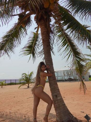 Full leaked Shenseea private onlyfans photo