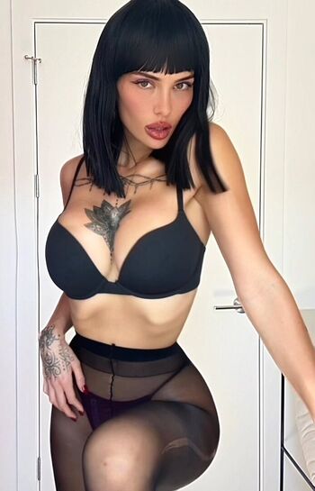 Full leaked Shiasnow private onlyfans photo