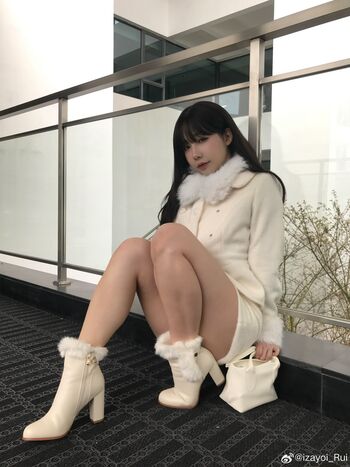 Full leaked Shiliuyelei private onlyfans photo