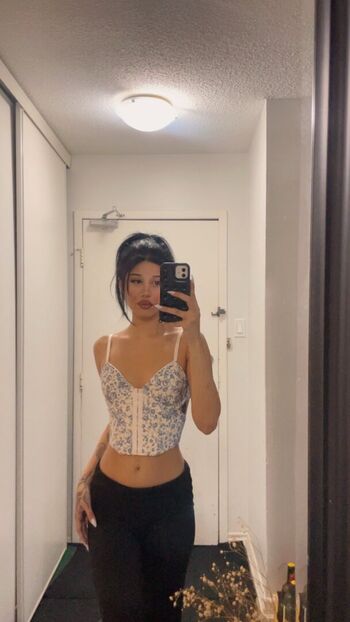Full leaked Shirin yfr private onlyfans photo