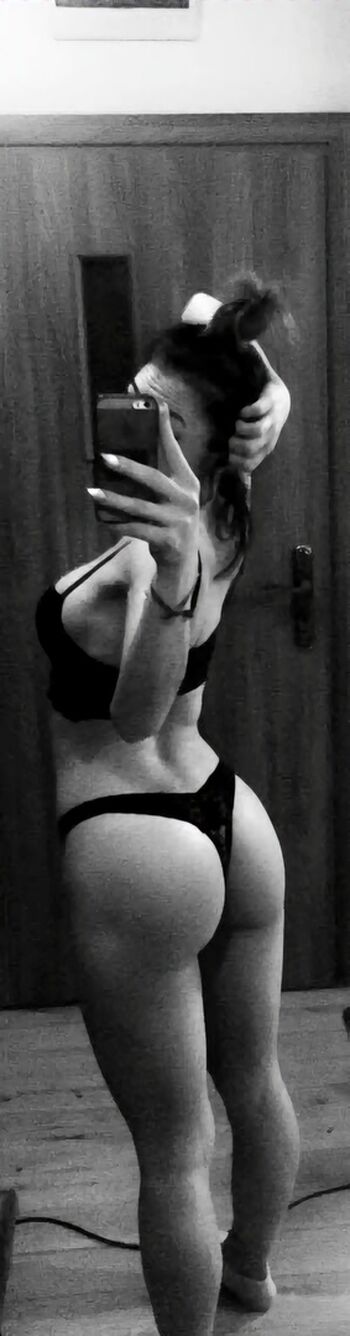 Full leaked Show your girlfriend page private onlyfans photo