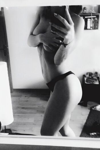 Full leaked Show your girlfriend page private onlyfans photo