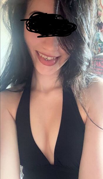 Full leaked Show your girlfriend private onlyfans photo