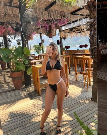 Full leaked Show your girlfriend page private onlyfans photo