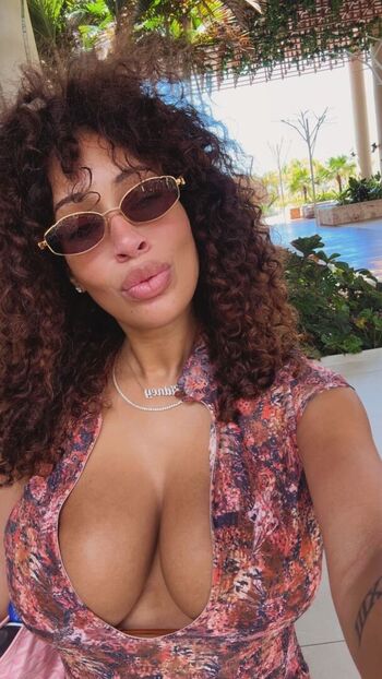 Full leaked Sidney dean private onlyfans photo