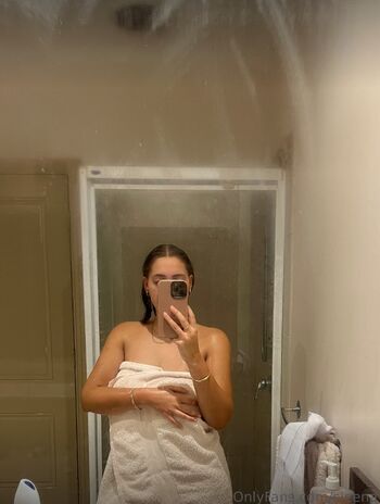 Full leaked Siennamariia private onlyfans photo