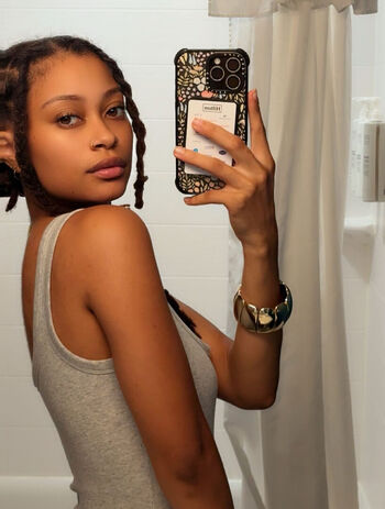 Full leaked Simplyparisb private onlyfans photo