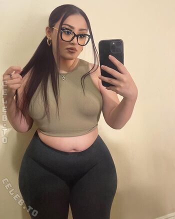 Full leaked Simplyxsaphh private onlyfans photo