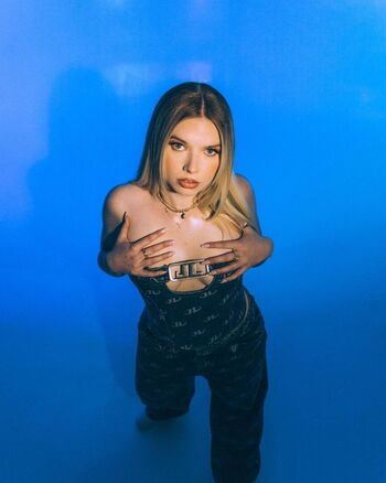 Full leaked Sinawynne page private onlyfans photo