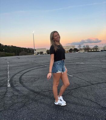 Full leaked Skylaspamyy alainza page private onlyfans photo