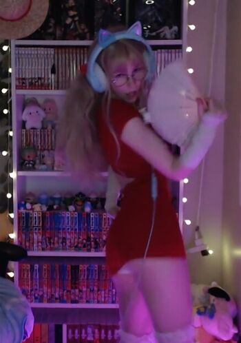 Full leaked Skymi chan private onlyfans photo