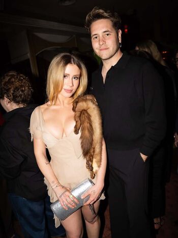 Full leaked Slayyyter private onlyfans photo