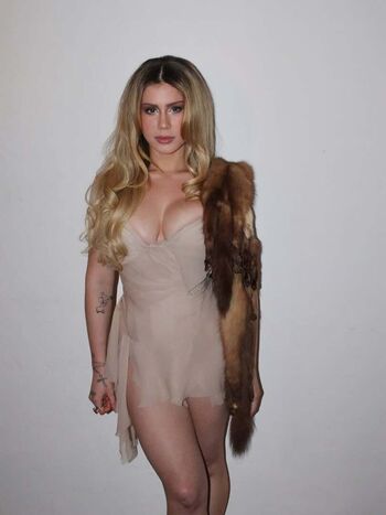 Full leaked Slayyyter private onlyfans photo