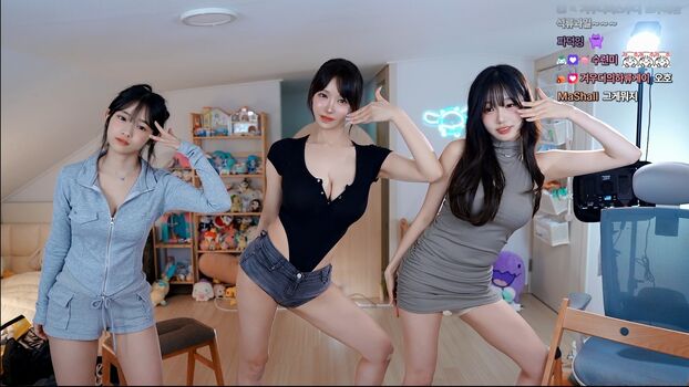 Full leaked Sooflower page private onlyfans photo