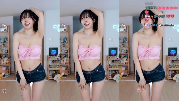Full leaked Sooflower page private onlyfans photo
