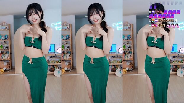 Full leaked Sooflower private onlyfans photo