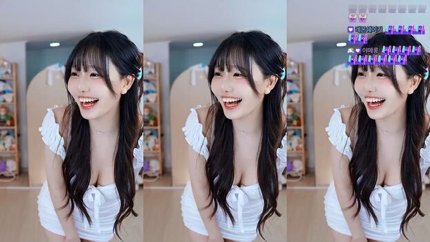Full leaked Sooflower private onlyfans photo