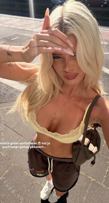 Full leaked Sophie charlott private onlyfans photo